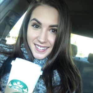 Meet your Posher, Kayla